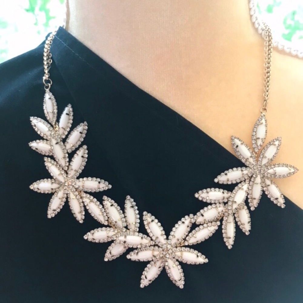 NWT Talbots Necklace Flowers and Rhinestones - Picture 2 of 5